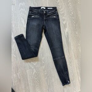 Guess ankle zipper jeans size 26 Regular